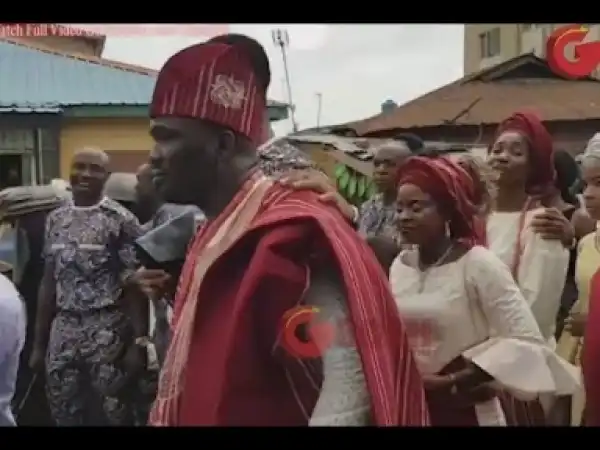 Video: Yomi Fabiyi In Tears At His Late Mother